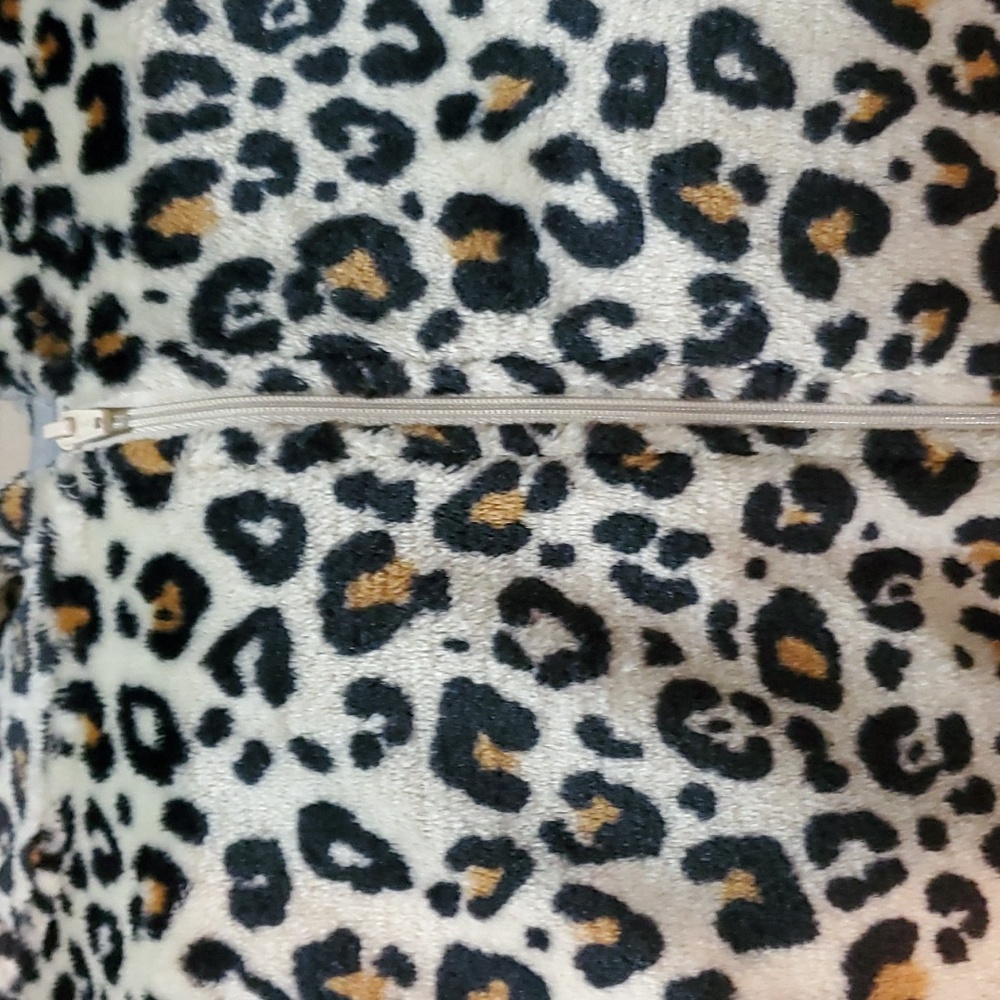 Pajama - Picture 5 of 9